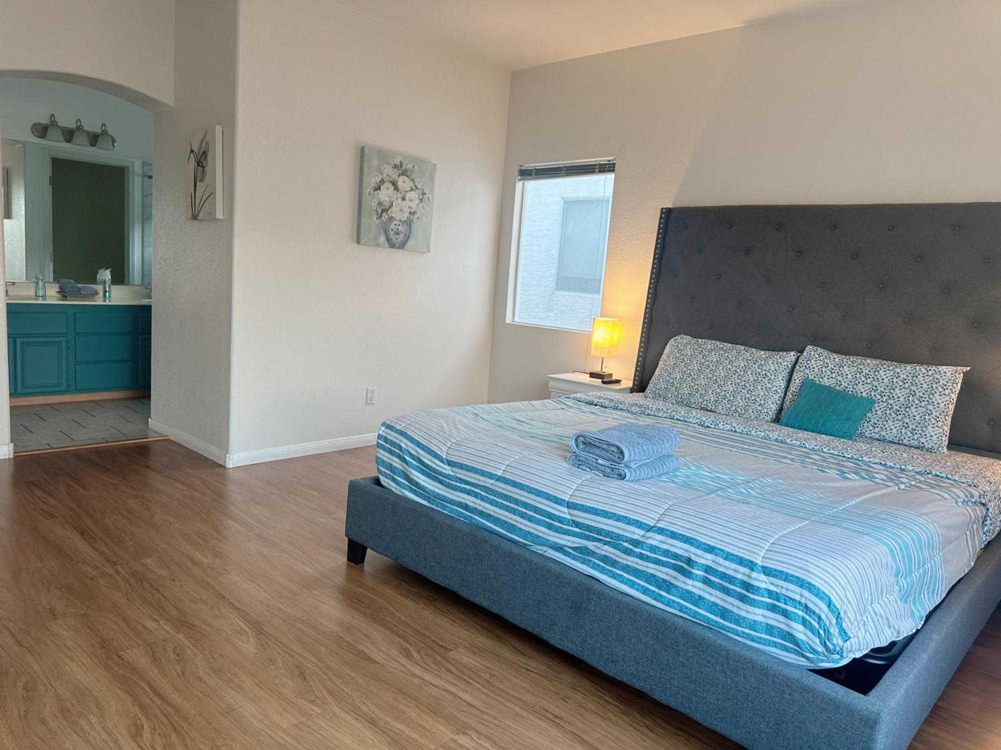 3 Bedrooms House With Private Pool Free Parking Holiday home