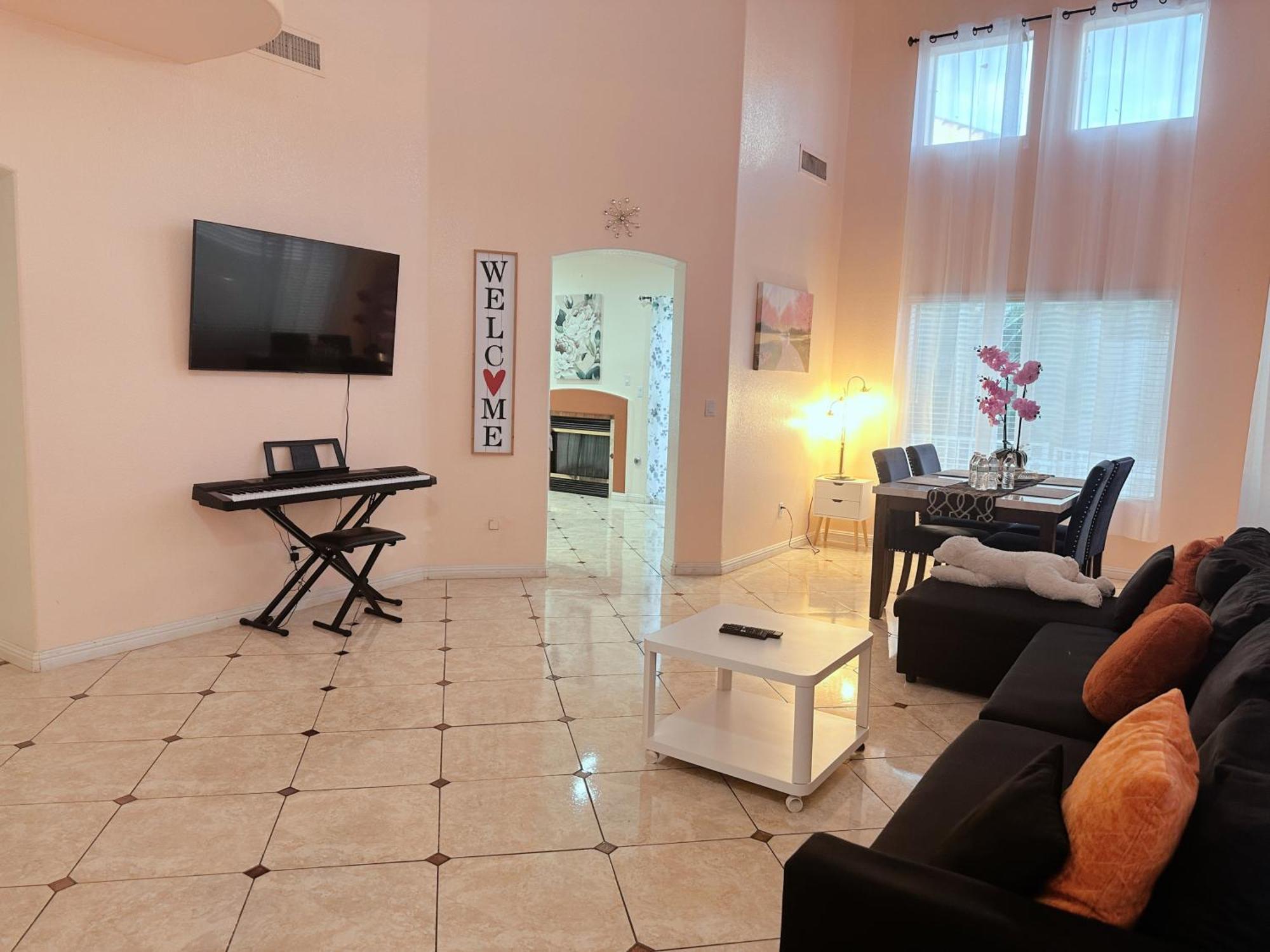 3 Bedrooms House With Private Pool Free Parking Holiday home
